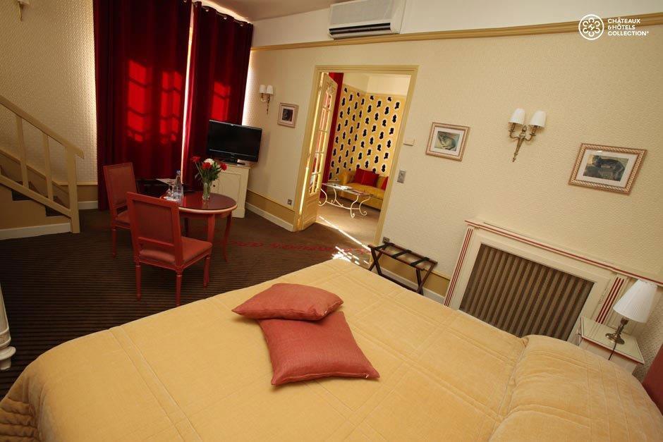 Hotel Chateau De Castel Novel - Les Collectionneurs Varetz Rom bilde