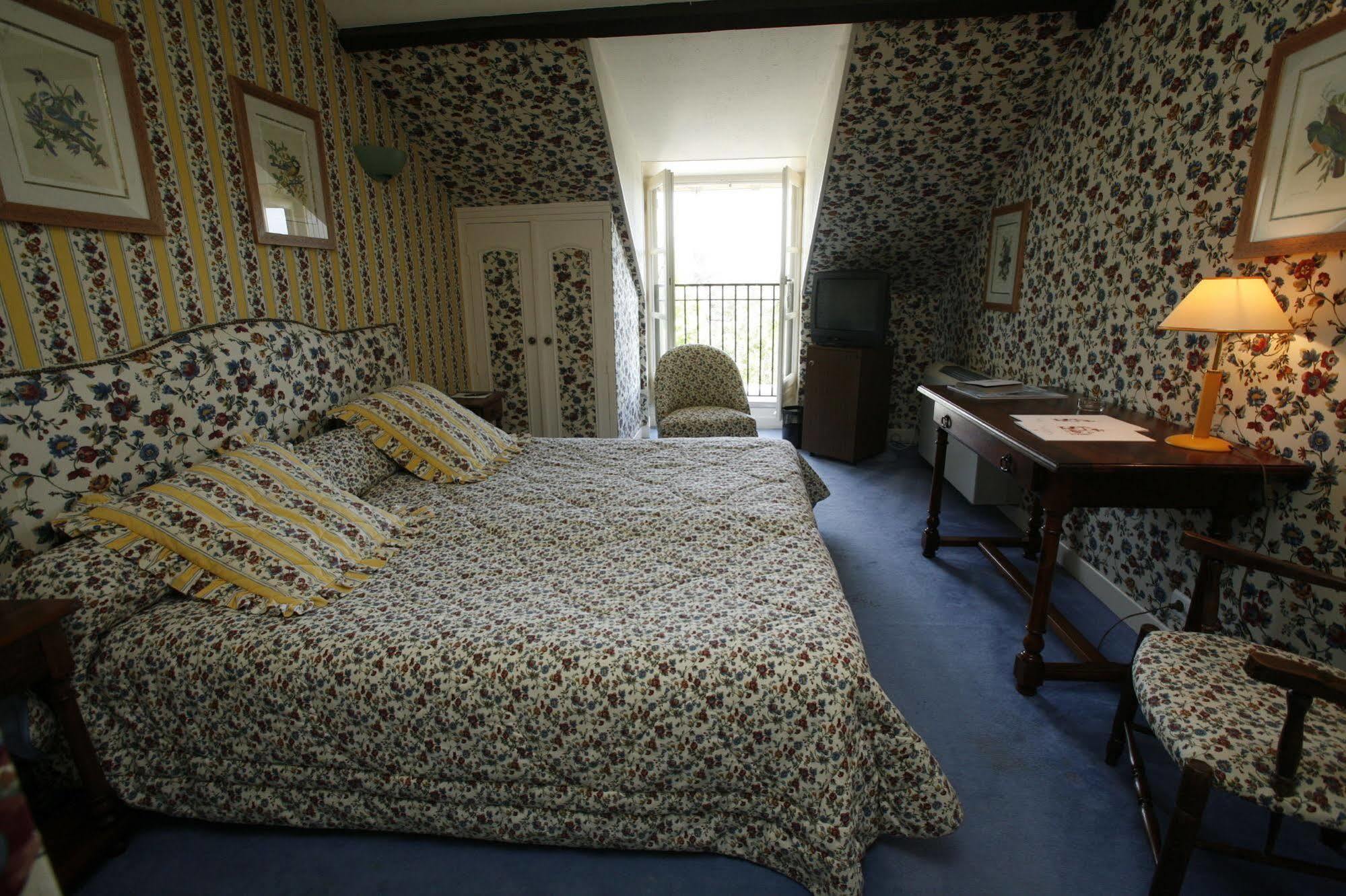 Hotel Chateau De Castel Novel - Les Collectionneurs Varetz Eksteriør bilde