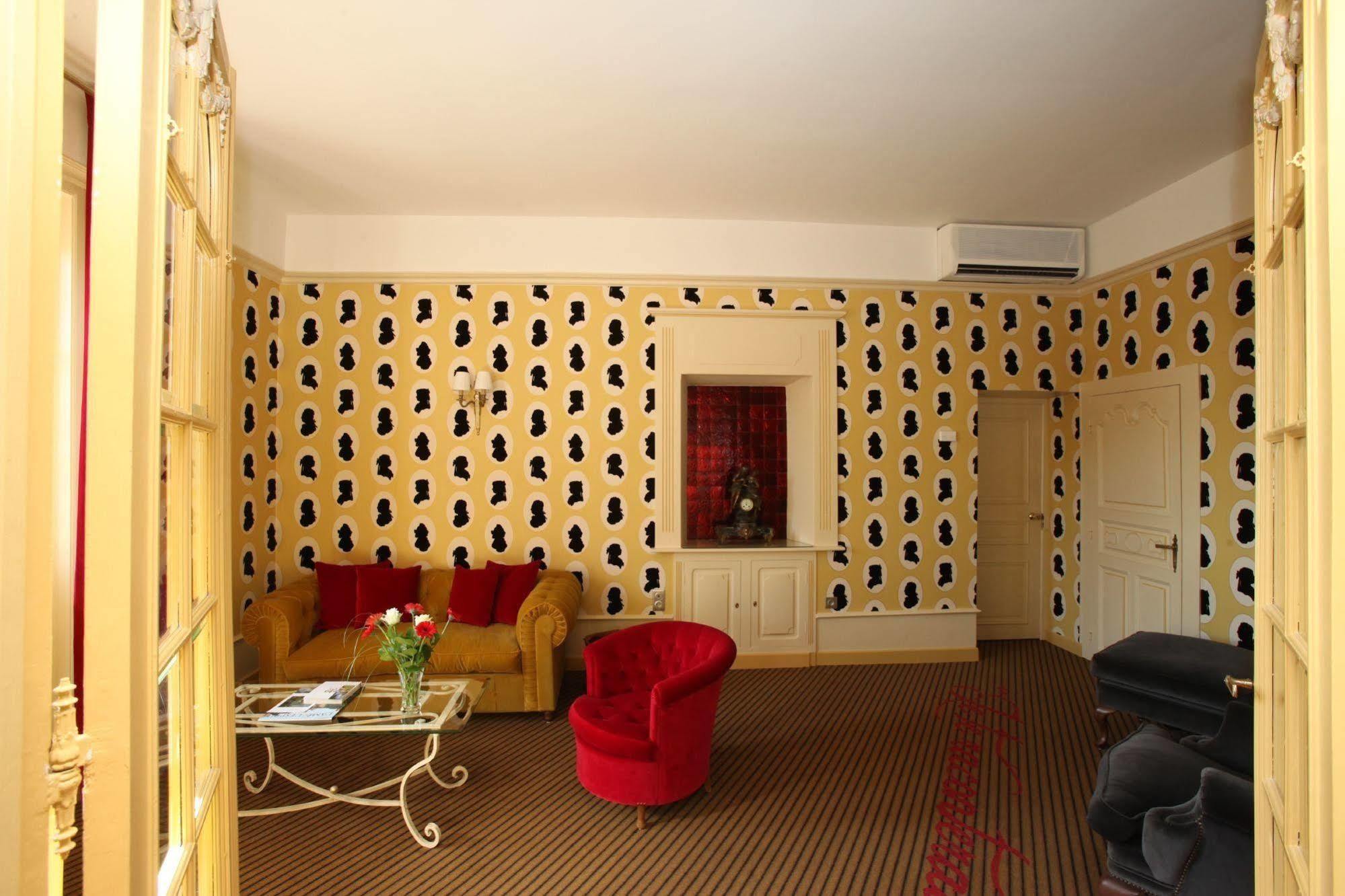 Hotel Chateau De Castel Novel - Les Collectionneurs Varetz Eksteriør bilde