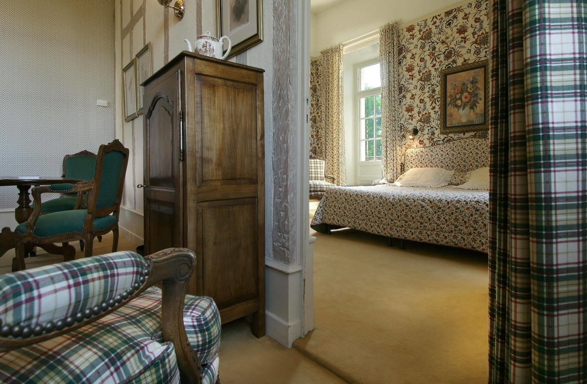 Hotel Chateau De Castel Novel - Les Collectionneurs Varetz Eksteriør bilde